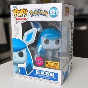 Pokemon Funko ❄ Glaceon Flocked Hot Topic Exclusive Funko Pop 921 Pokemon NEW
